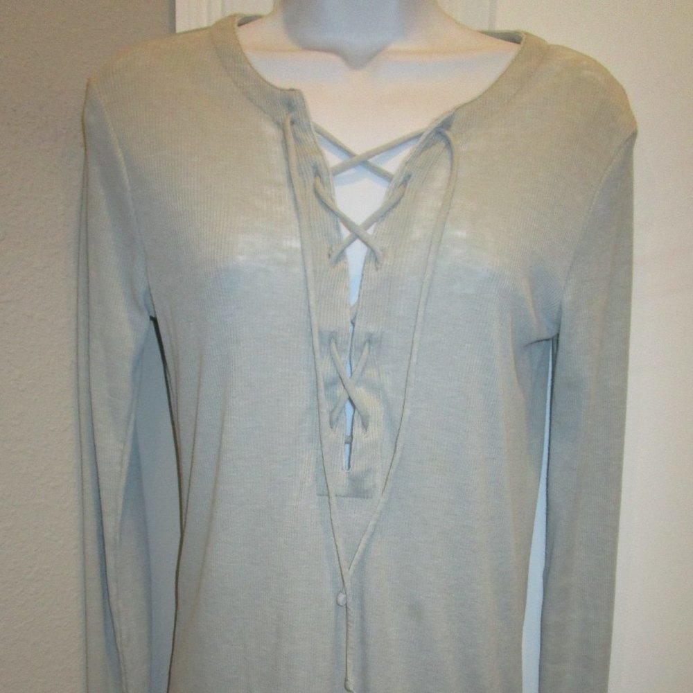 CHA SOR LIGHT GRAY RIBBED LACE UPHI/LO BLOUSE SZ S